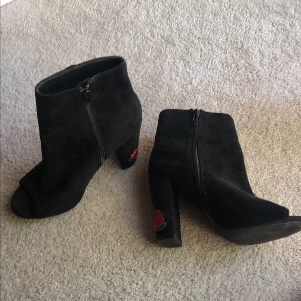 Black open toe rose heels